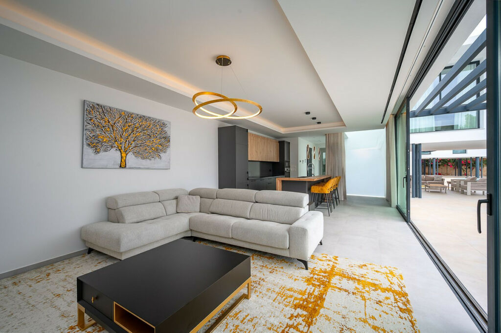 Detached Villa El Chaparral Málaga - image 10