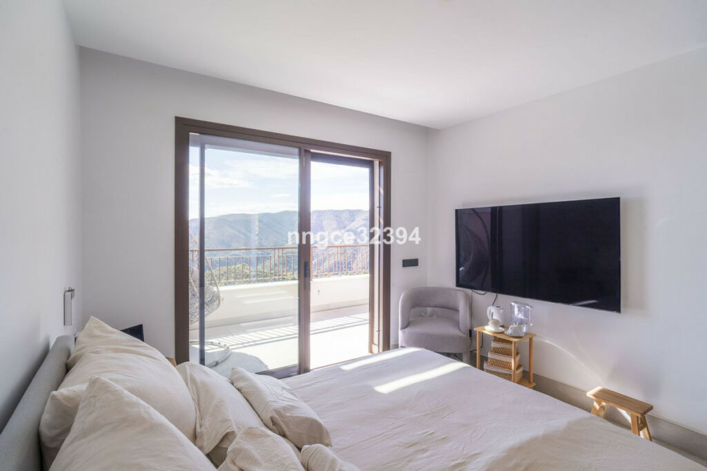 Semi-Detached House Nagüeles Málaga - image 11