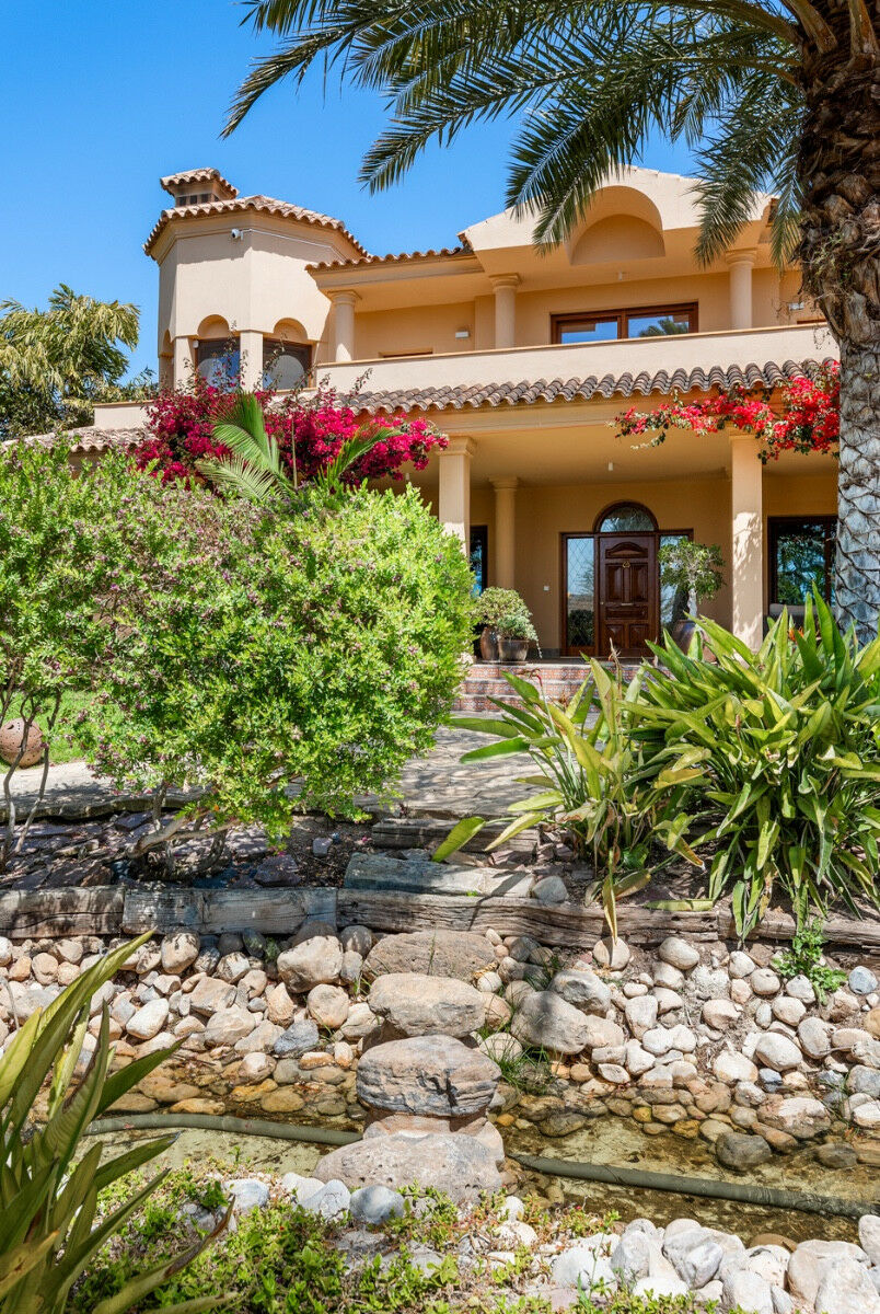 Detached Villa Elche Alicante - image 10