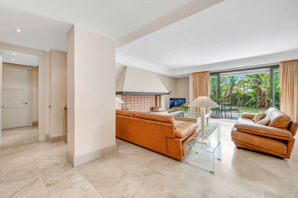 Ground Floor Apartment Los Monteros Málaga - image 10
