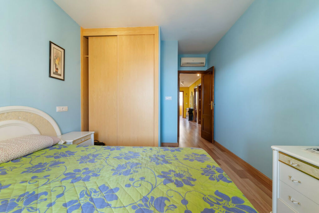 Middle Floor Apartment Fuengirola Málaga - image 12