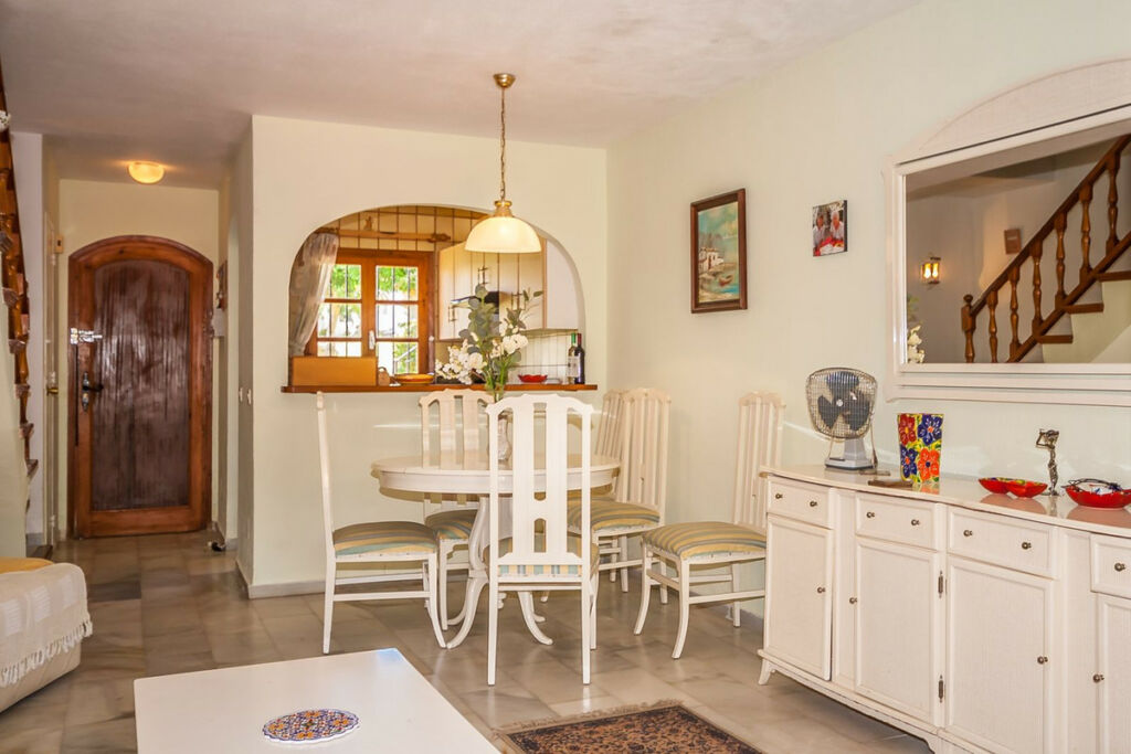 Townhouse Elviria Málaga - image 10