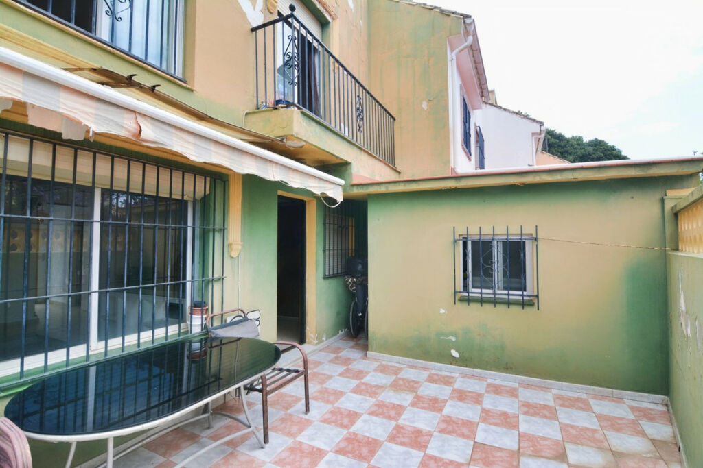 Townhouse Fuengirola Málaga - image 10