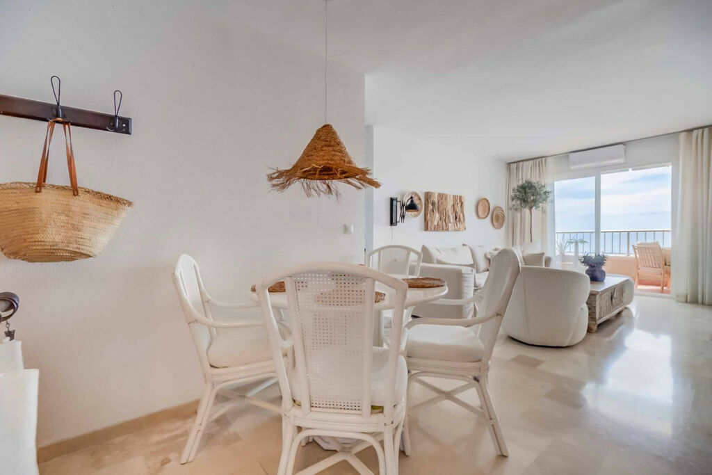 Top Floor Apartment Fuengirola Málaga - image 10
