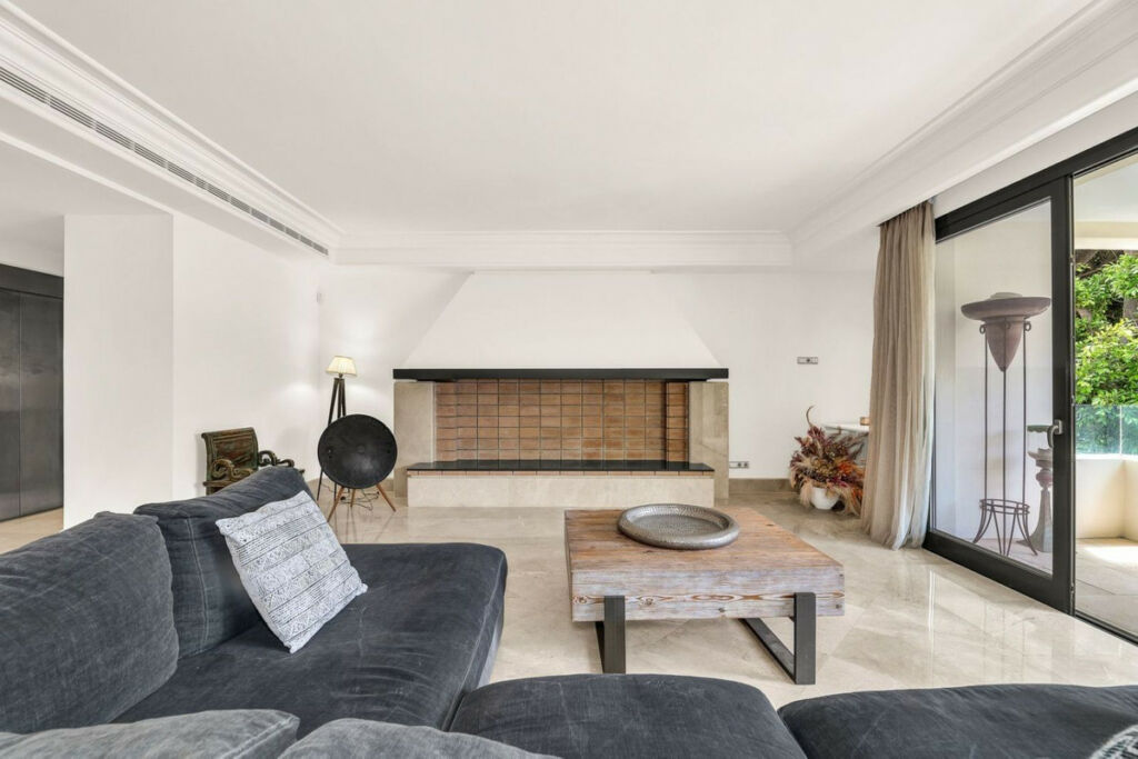 Middle Floor Apartment Los Monteros Málaga - image 10