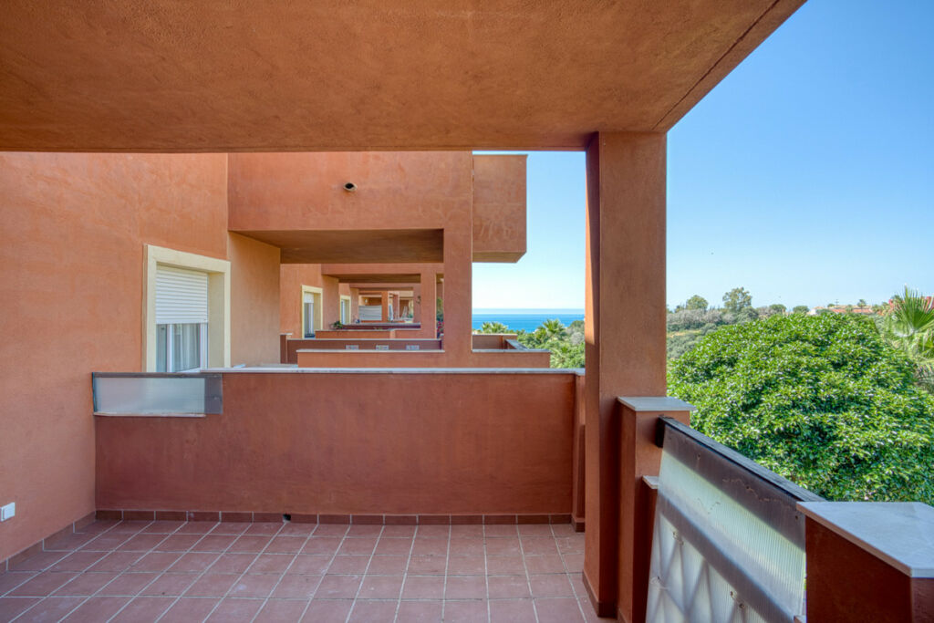 Middle Floor Apartment Reserva de Marbella Málaga - image 9