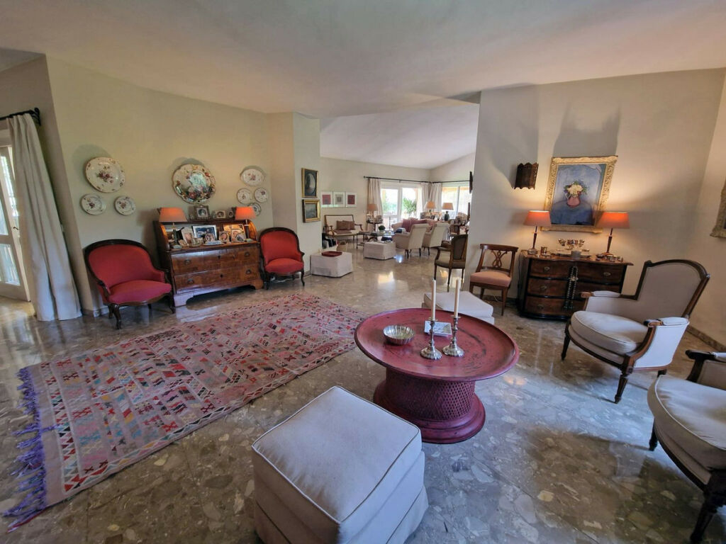 Detached Villa Benahavís Málaga - image 11
