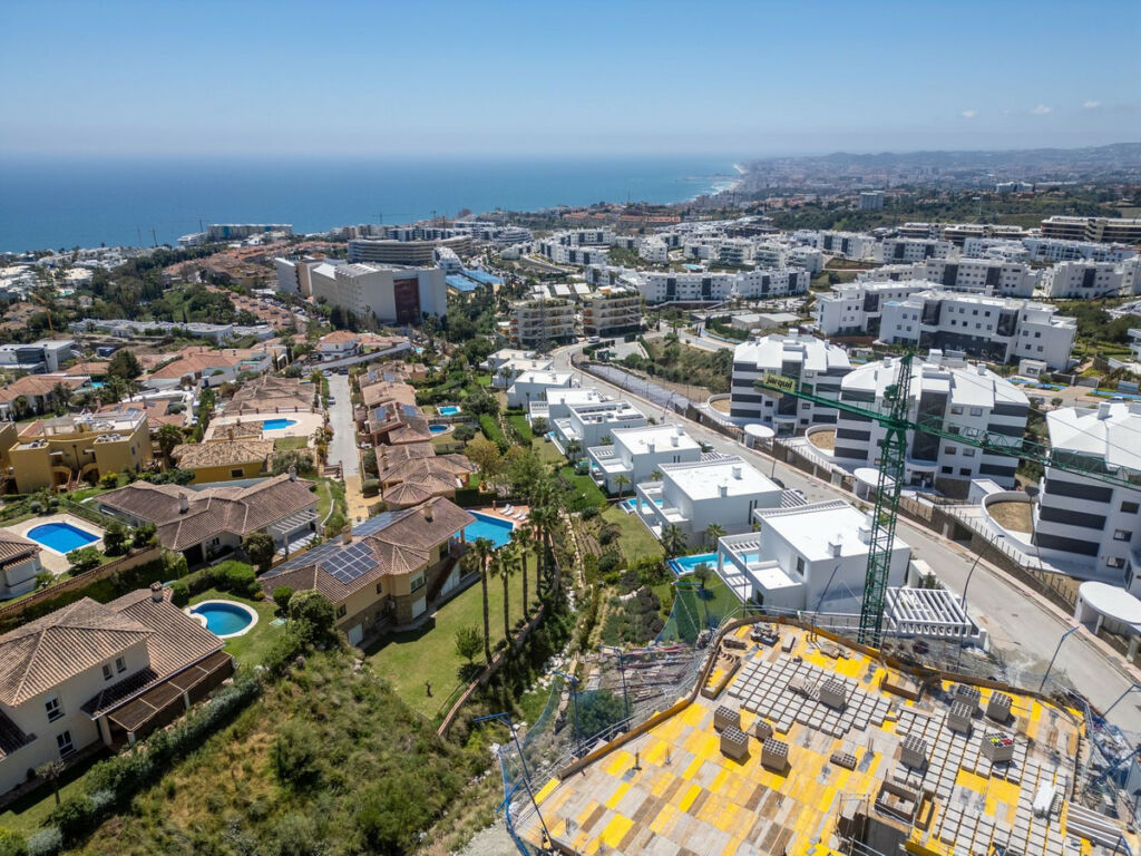 Middle Floor Apartment Fuengirola Málaga - image 9