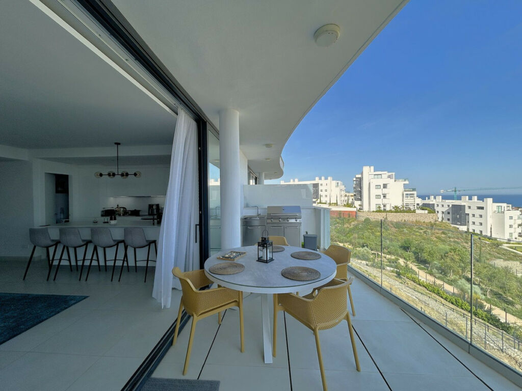 Middle Floor Apartment Higueron Málaga - image 10