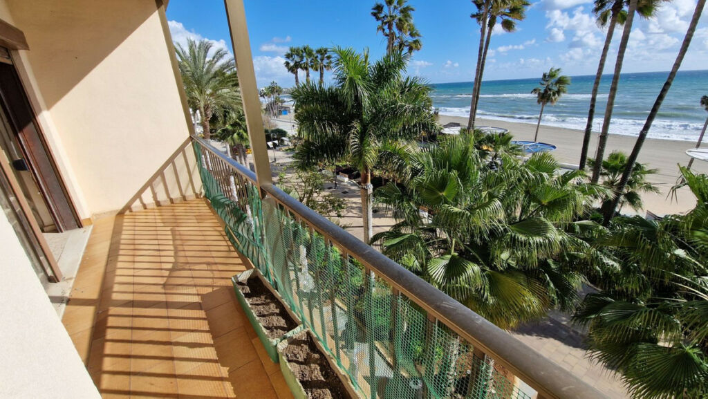 Middle Floor Apartment Estepona Málaga - image 10