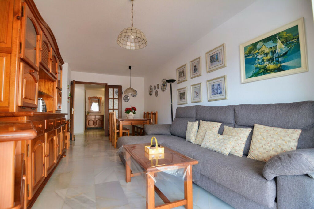 Middle Floor Apartment Los Boliches Málaga - image 10