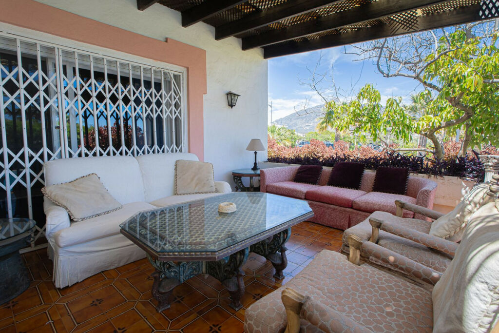 Detached Villa Nueva Andalucía Málaga - image 10