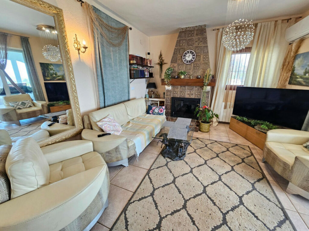 Detached Villa Adsubia Alicante - image 10