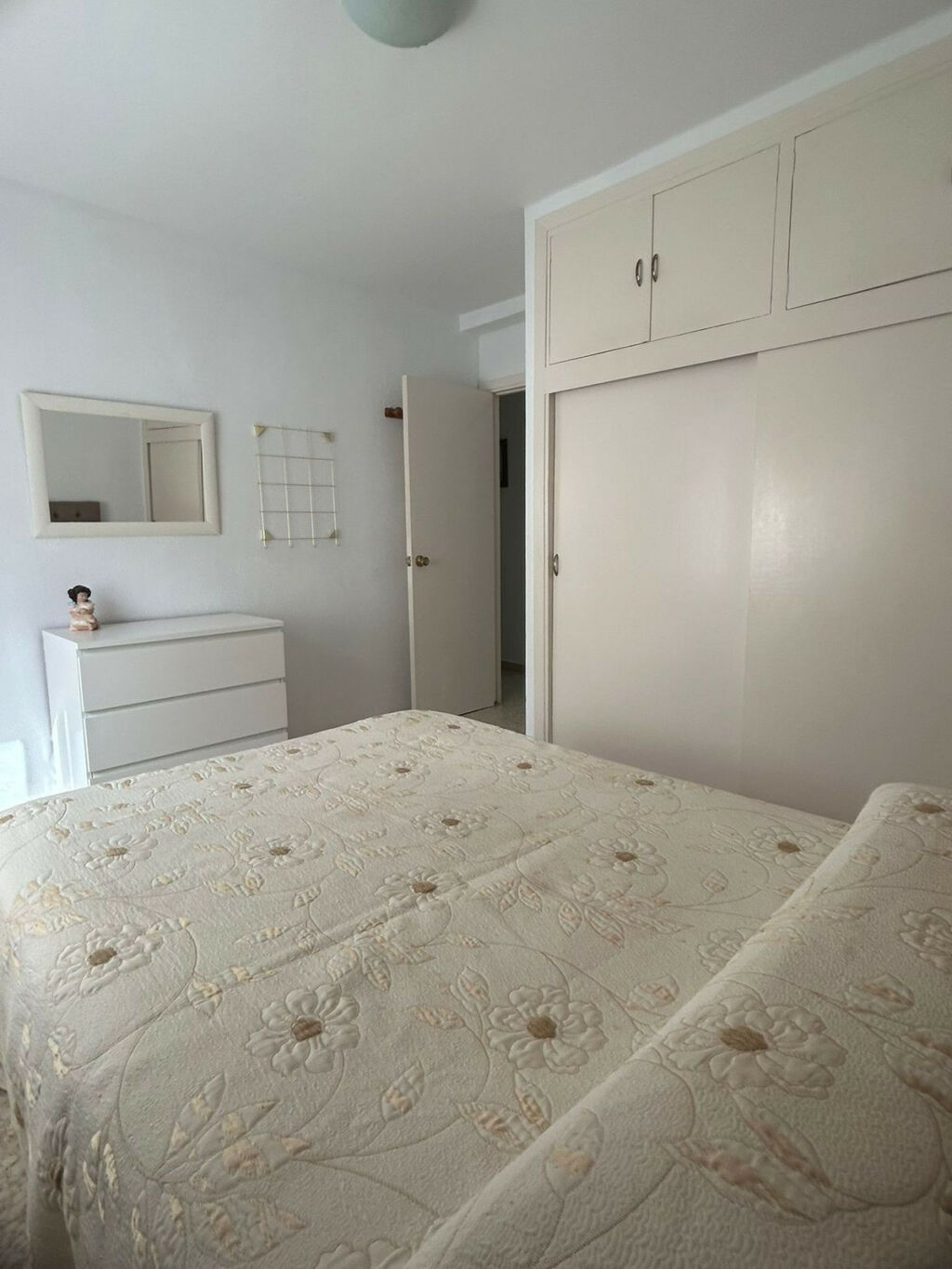 Middle Floor Apartment Estepona Málaga - image 10