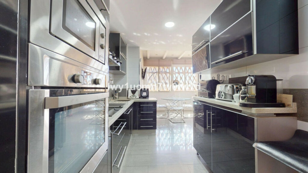 Ground Floor Apartment Cala del Moral Málaga - image 9