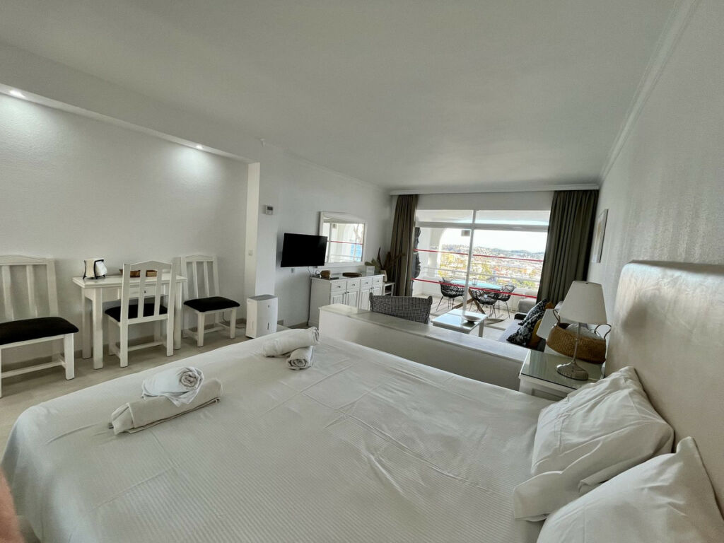 Middle Floor Apartment Riviera del Sol Málaga - image 10