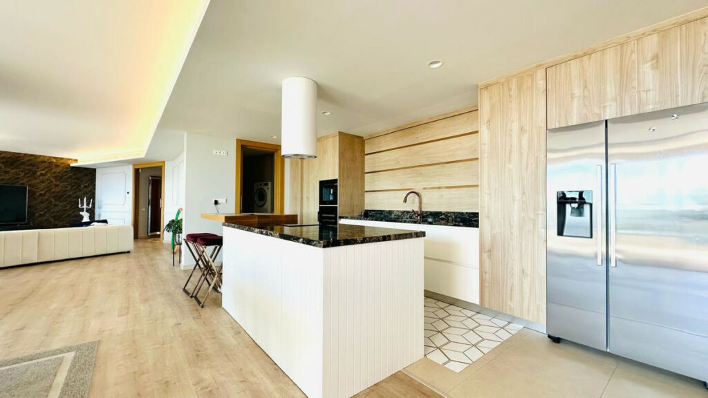 Middle Floor Apartment La Quinta Málaga - image 10