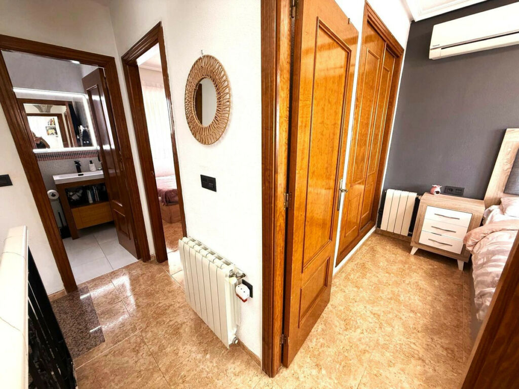 Semi-Detached House Villamartin Alicante - image 10