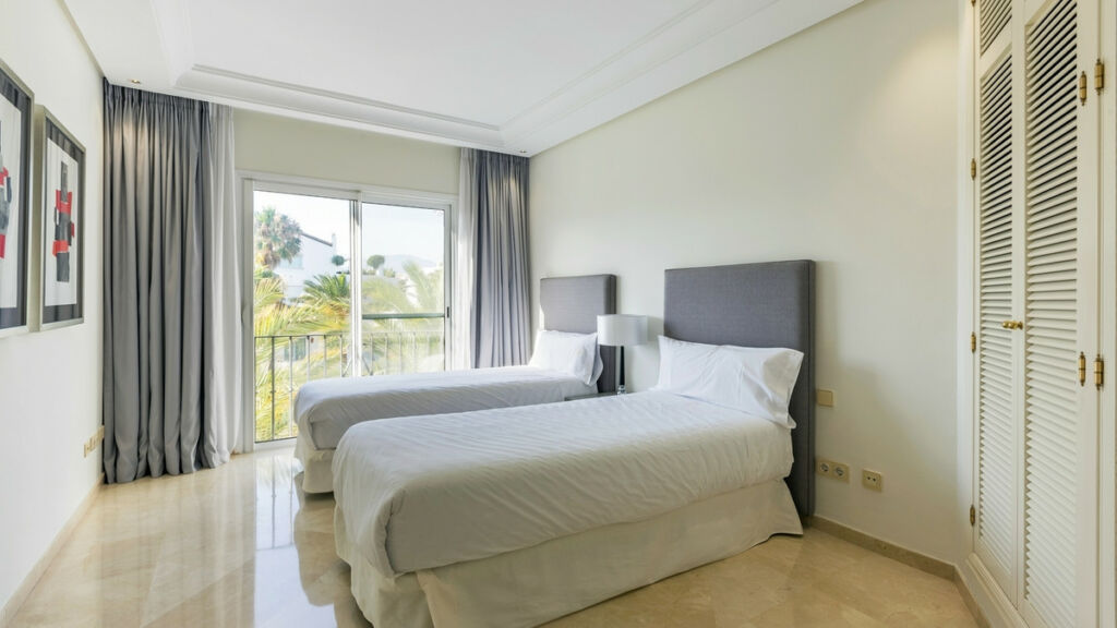 Penthouse Puerto Banús Málaga - image 10