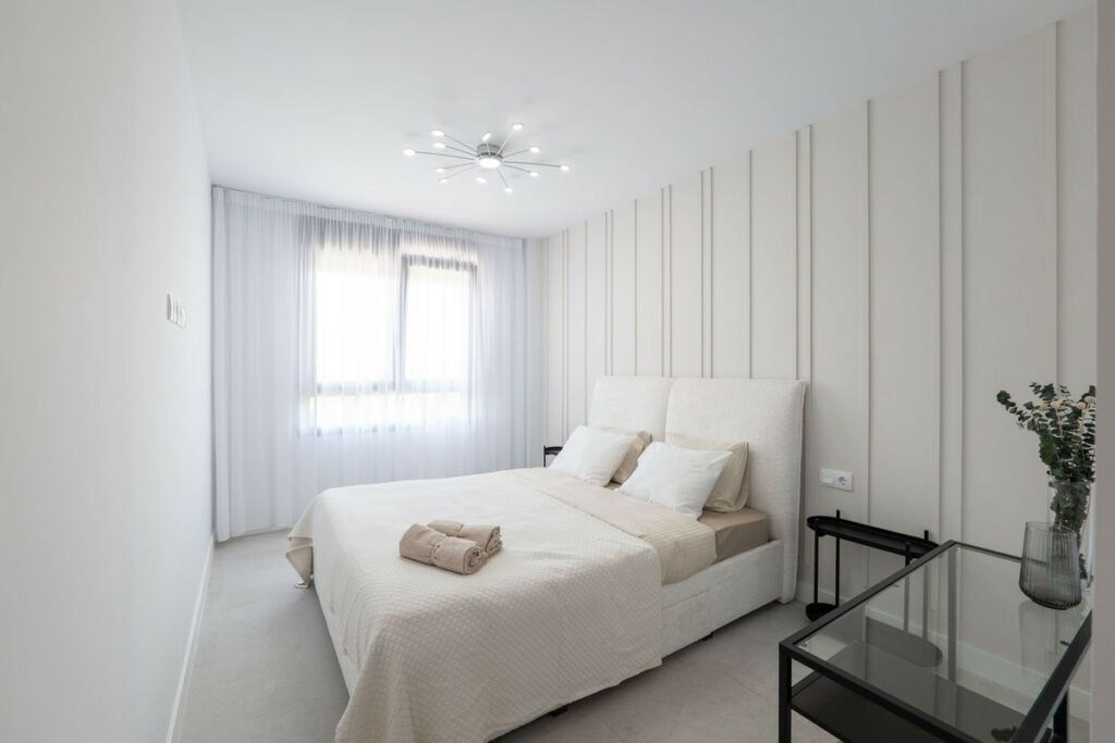 Middle Floor Apartment Estepona Málaga - image 16