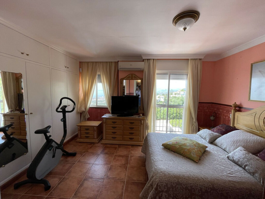 Townhouse Altos de los Monteros Málaga - image 10