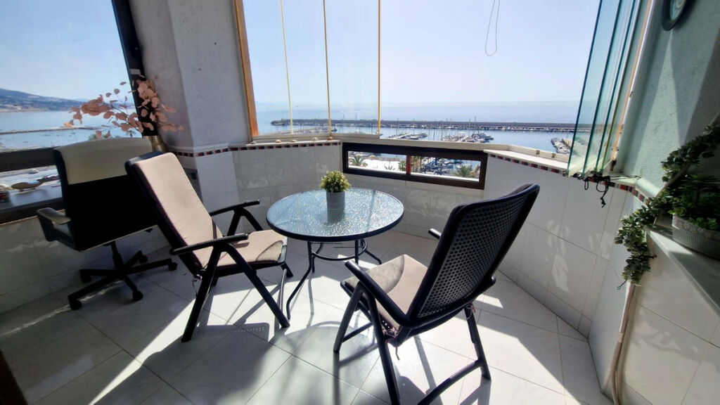 Middle Floor Apartment Fuengirola Málaga - image 10
