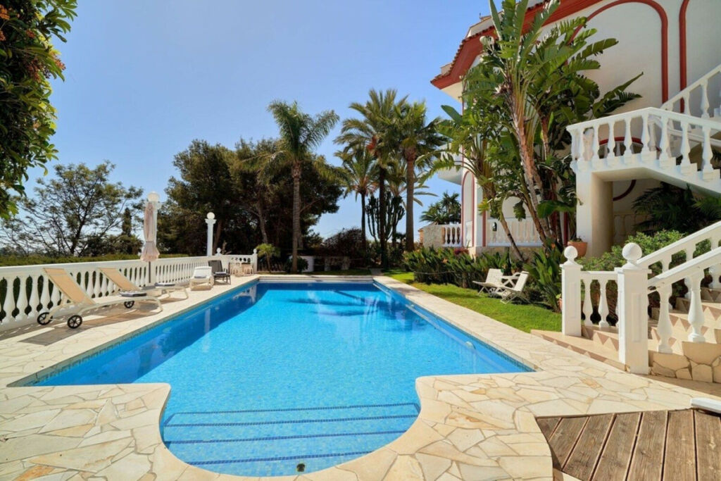 Detached Villa Las Chapas Málaga - image 10