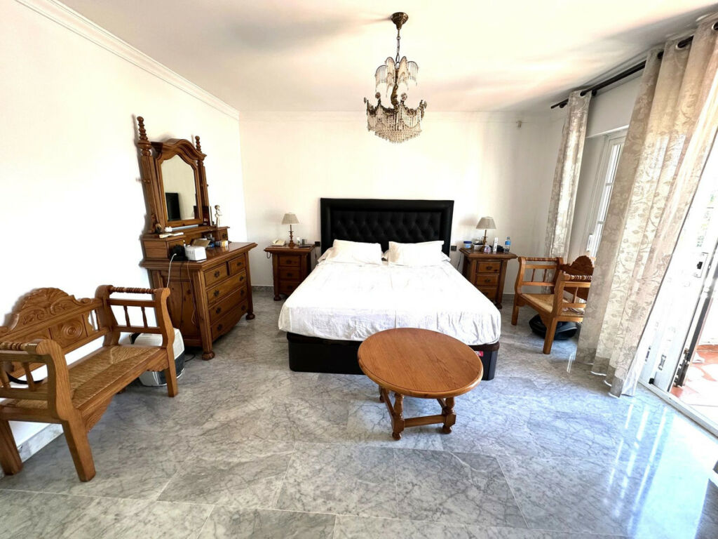 Detached Villa San Pedro de Alcántara Málaga - image 10