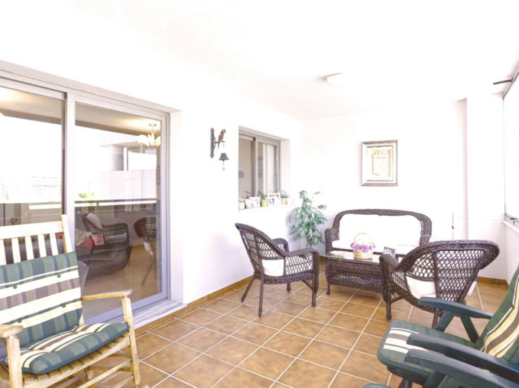 Middle Floor Apartment Fuengirola Málaga - image 10
