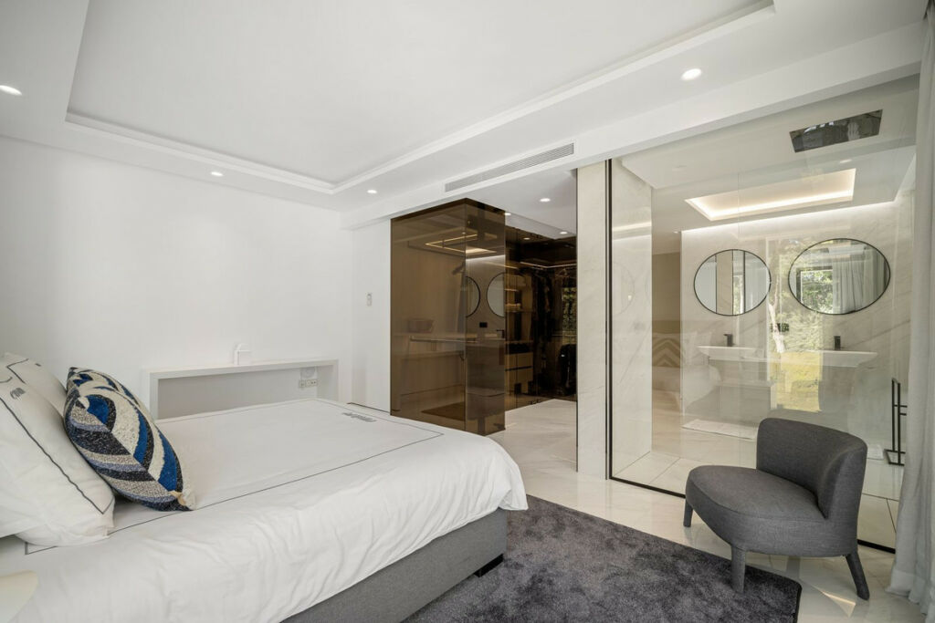 Middle Floor Apartment Estepona Málaga - image 10