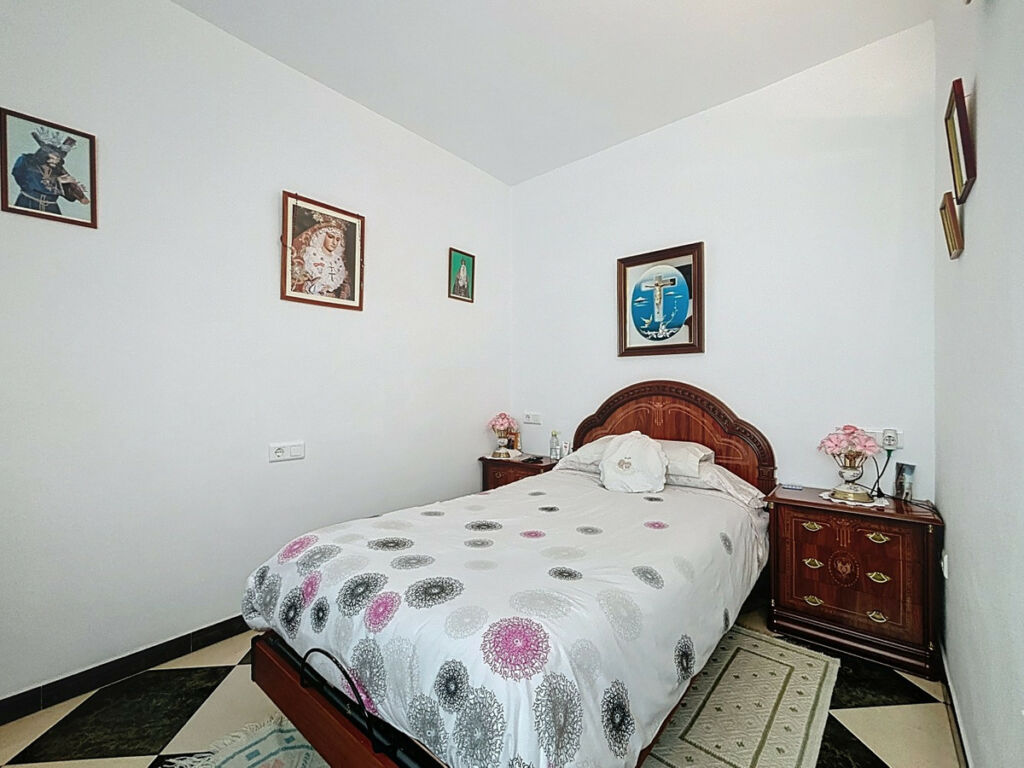 Detached Villa La Viñuela Málaga - image 10