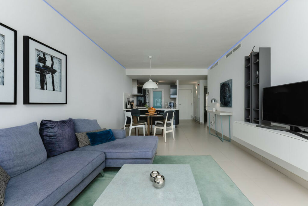 Middle Floor Apartment Higueron Málaga - image 10