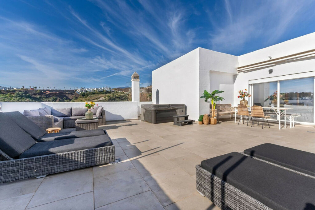 Penthouse Duplex Estepona Málaga - image 2