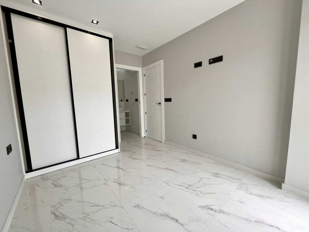 Ground Floor Apartment Playa Flamenca Alicante - image 10