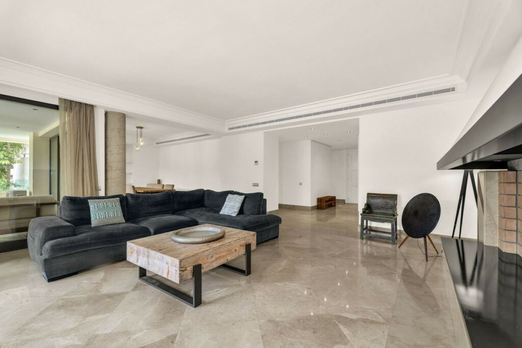 Middle Floor Apartment Los Monteros Málaga - image 11