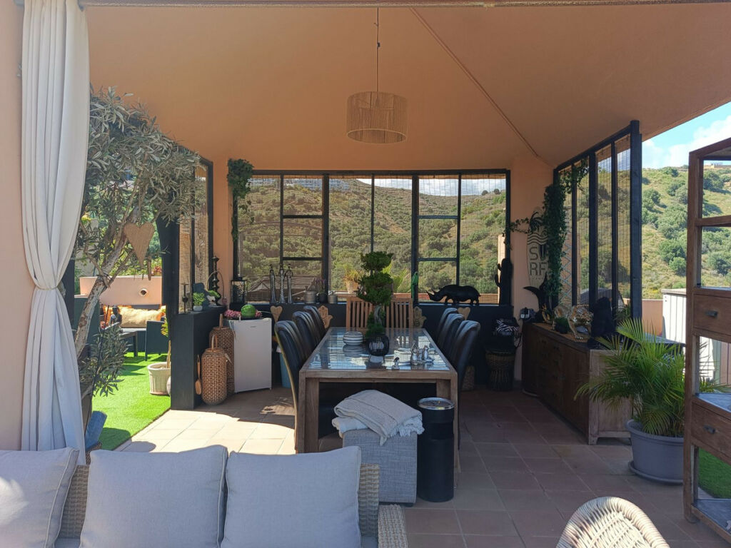 Penthouse Calahonda Málaga - image 4