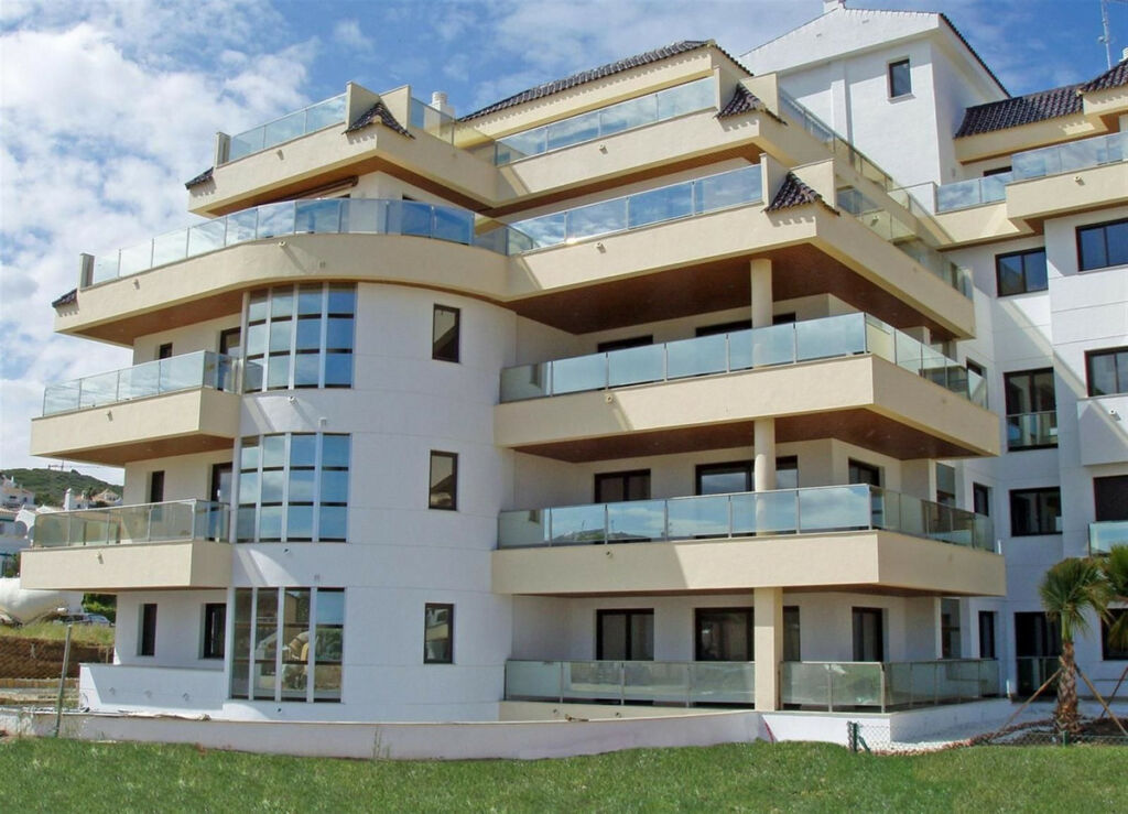 Ground Floor Apartment La Duquesa Málaga - image 11