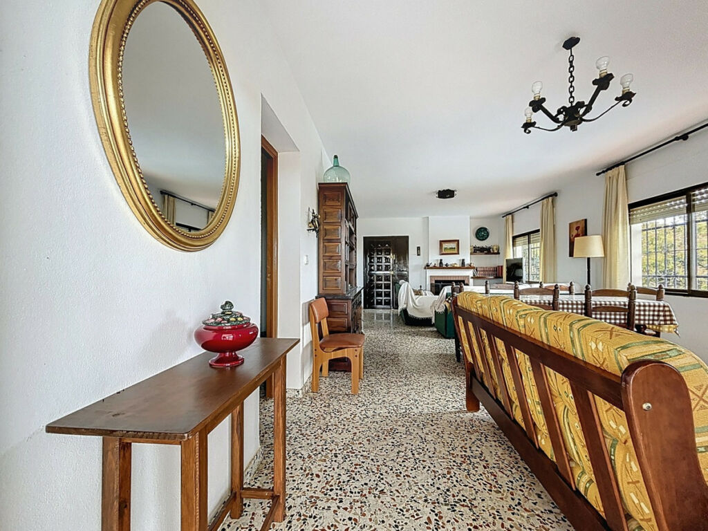 Detached Villa Almayate Alto Málaga - image 11