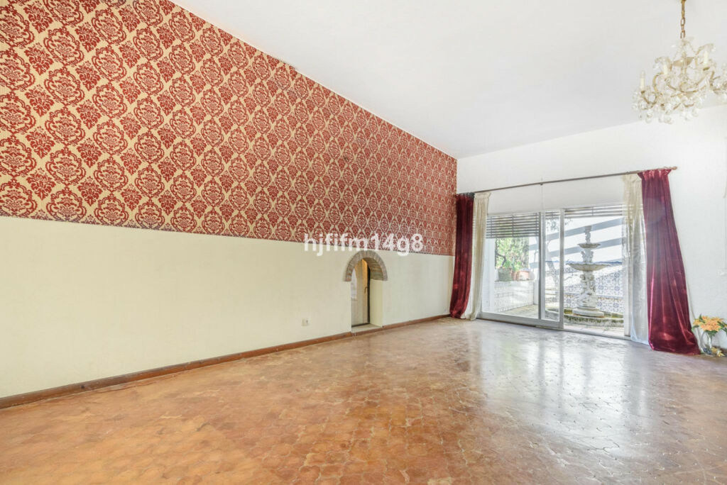 Detached Villa Nueva Andalucía Málaga - image 11