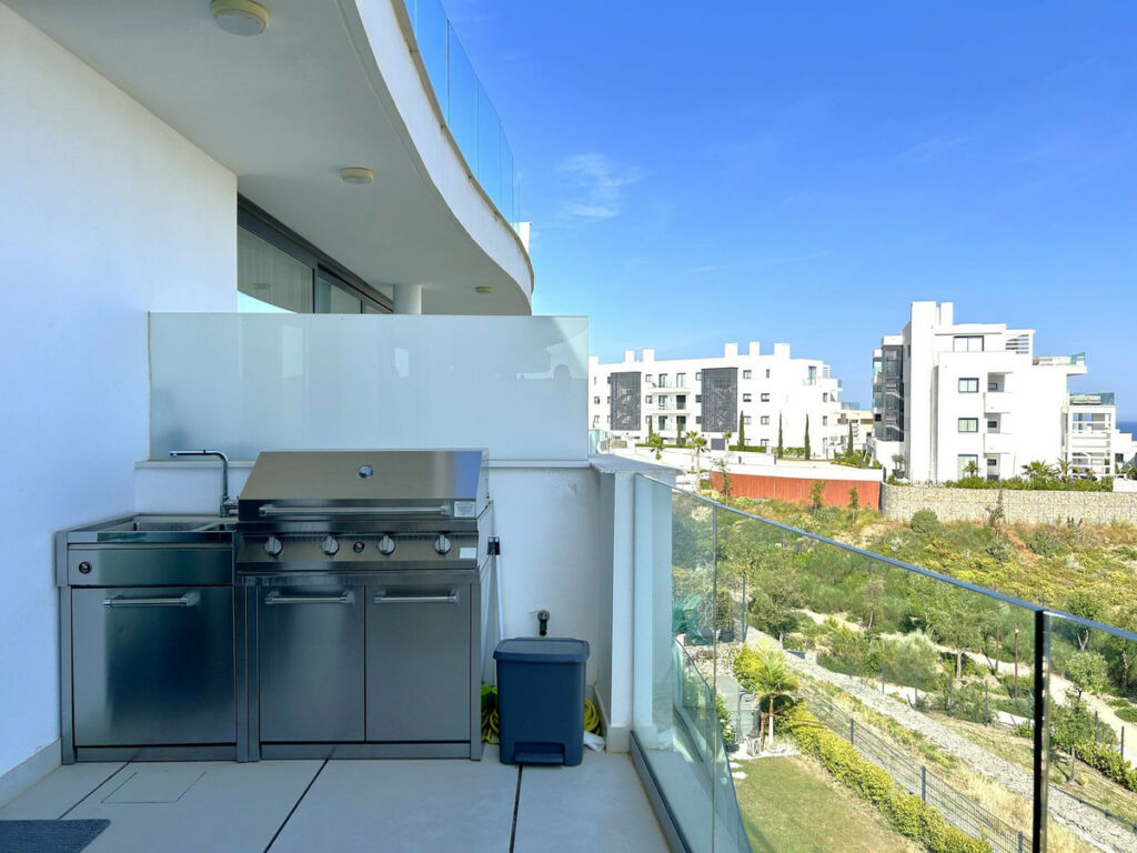 Middle Floor Apartment Higueron Málaga - image 11