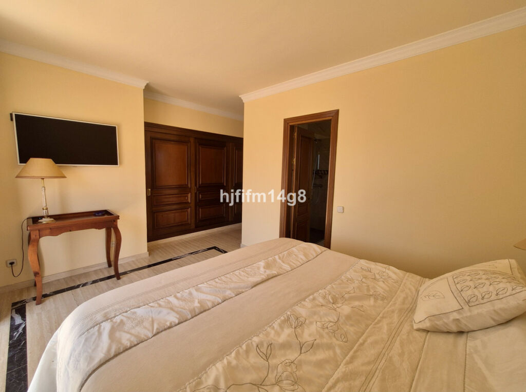 Detached Villa La Campana Málaga - image 11