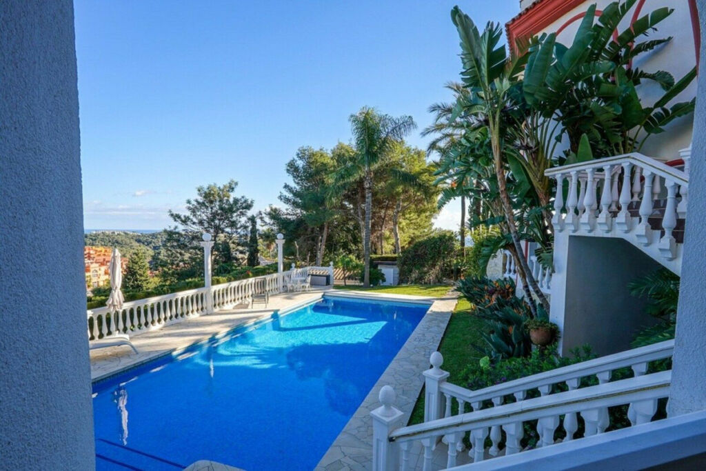 Detached Villa Las Chapas Málaga - image 11