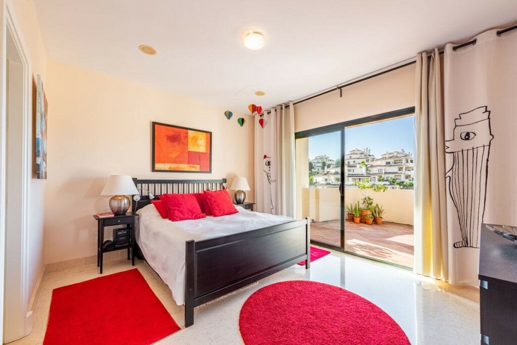 Middle Floor Apartment Benahavís Málaga - image 11
