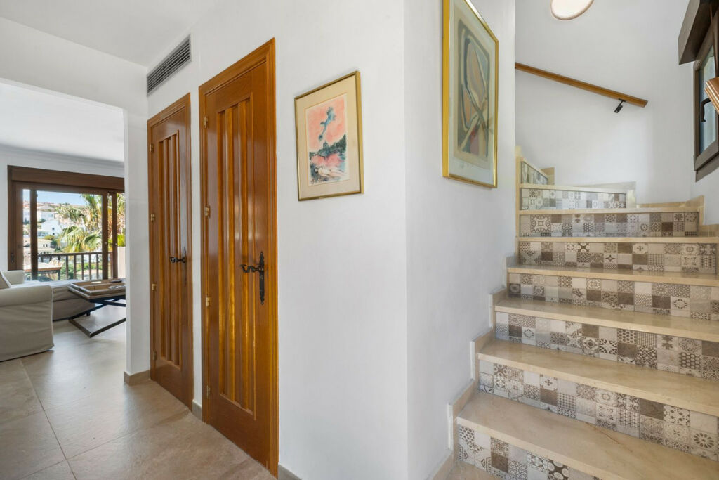 Semi-Detached House Riviera del Sol Málaga - image 11
