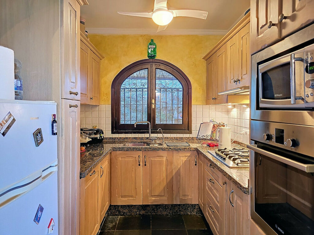 Detached Villa Cómpeta Málaga - image 11