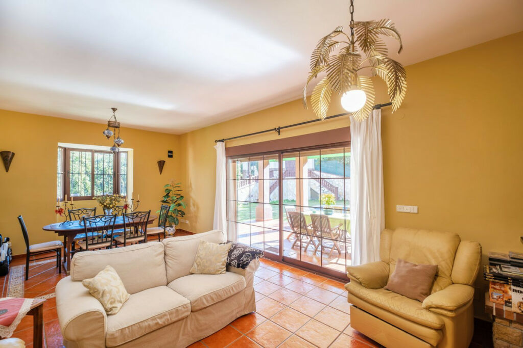 Detached Villa San Pedro de Alcántara Málaga - image 11