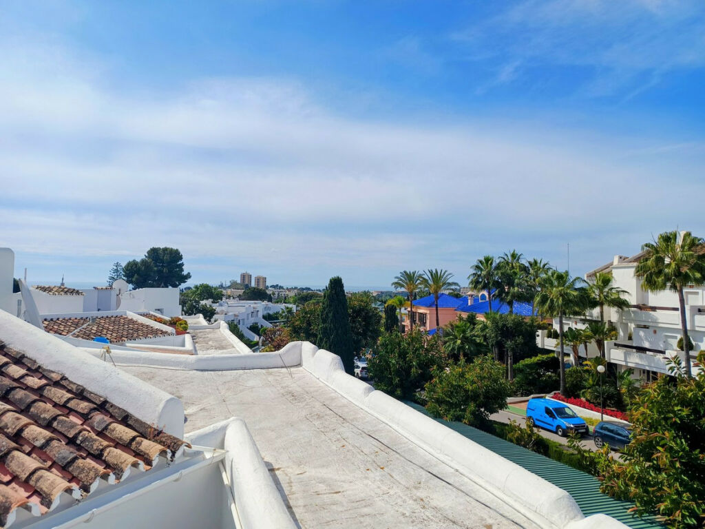 Penthouse Nueva Andalucía Málaga - image 11