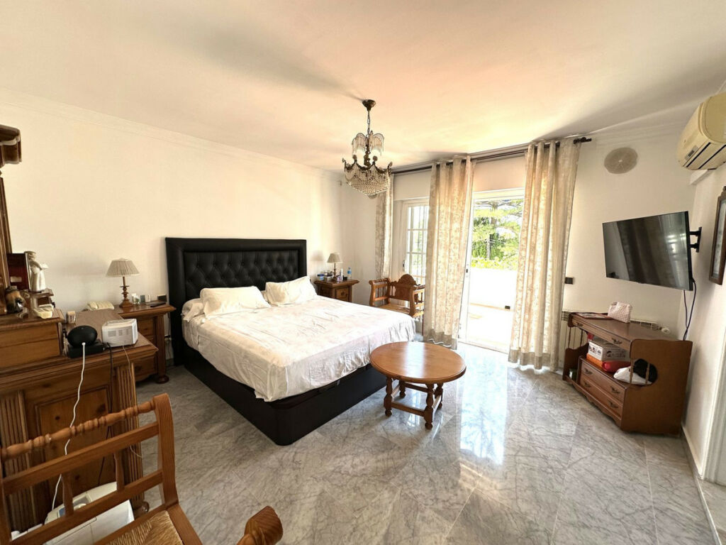 Detached Villa San Pedro de Alcántara Málaga - image 11