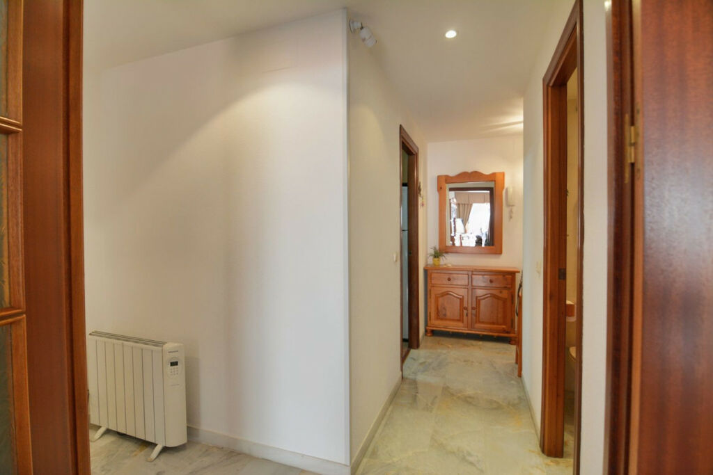 Middle Floor Apartment Los Boliches Málaga - image 11