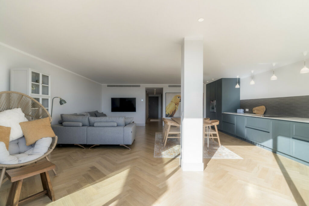 Middle Floor Apartment Nueva Andalucía Málaga - image 11